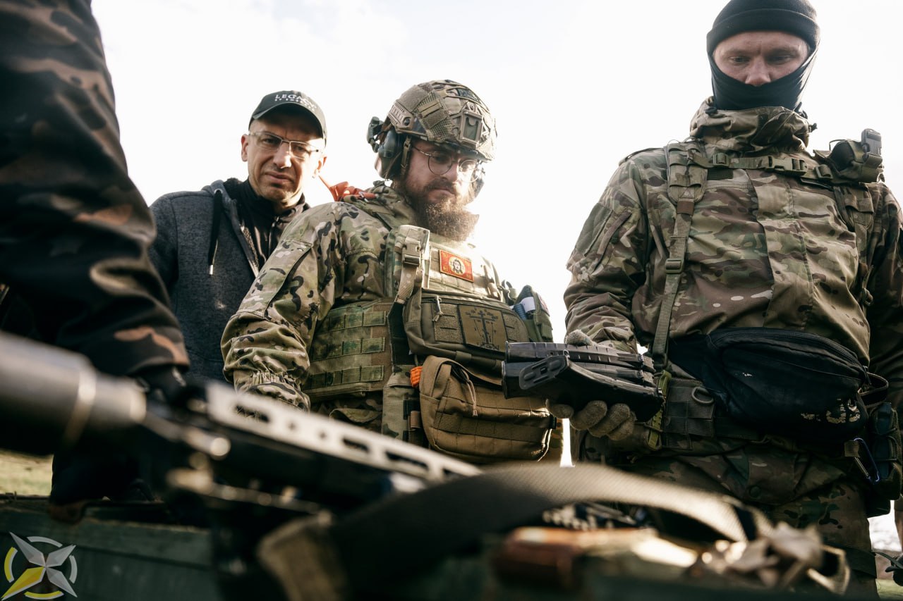 "Защищать не только словом, но и мечом". Благословение бойцов 13ШО "Русичи" перед боем